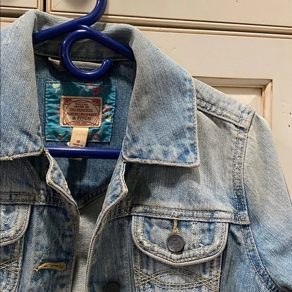 Abercrombie & Fitch Vintage 92 Distressed Denim Jean Jacket Size S